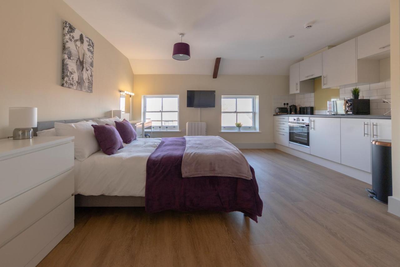 Isabella House - Hereford City Centre Aparthotel, By Rentmyhouse Kültér fotó